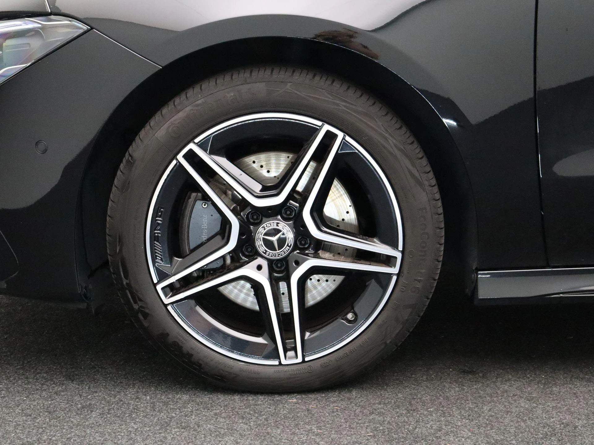 Mercedes-Benz-CLA-image-6