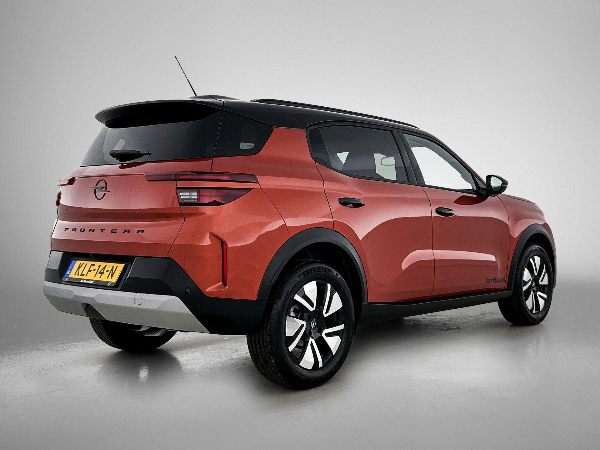 Opel-Frontera-image-3