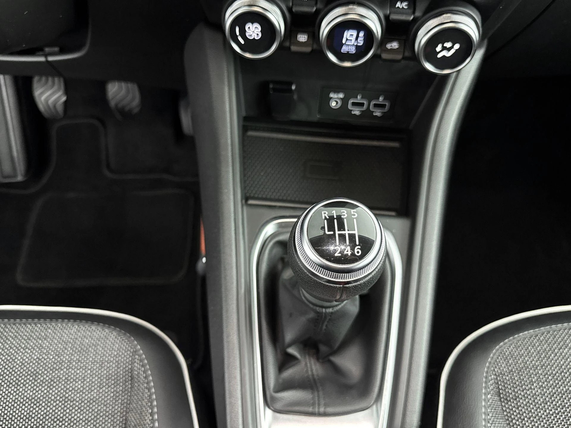 Renault-Captur-image-20