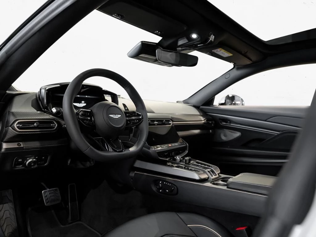 Aston Martin-Vanquish-image-2