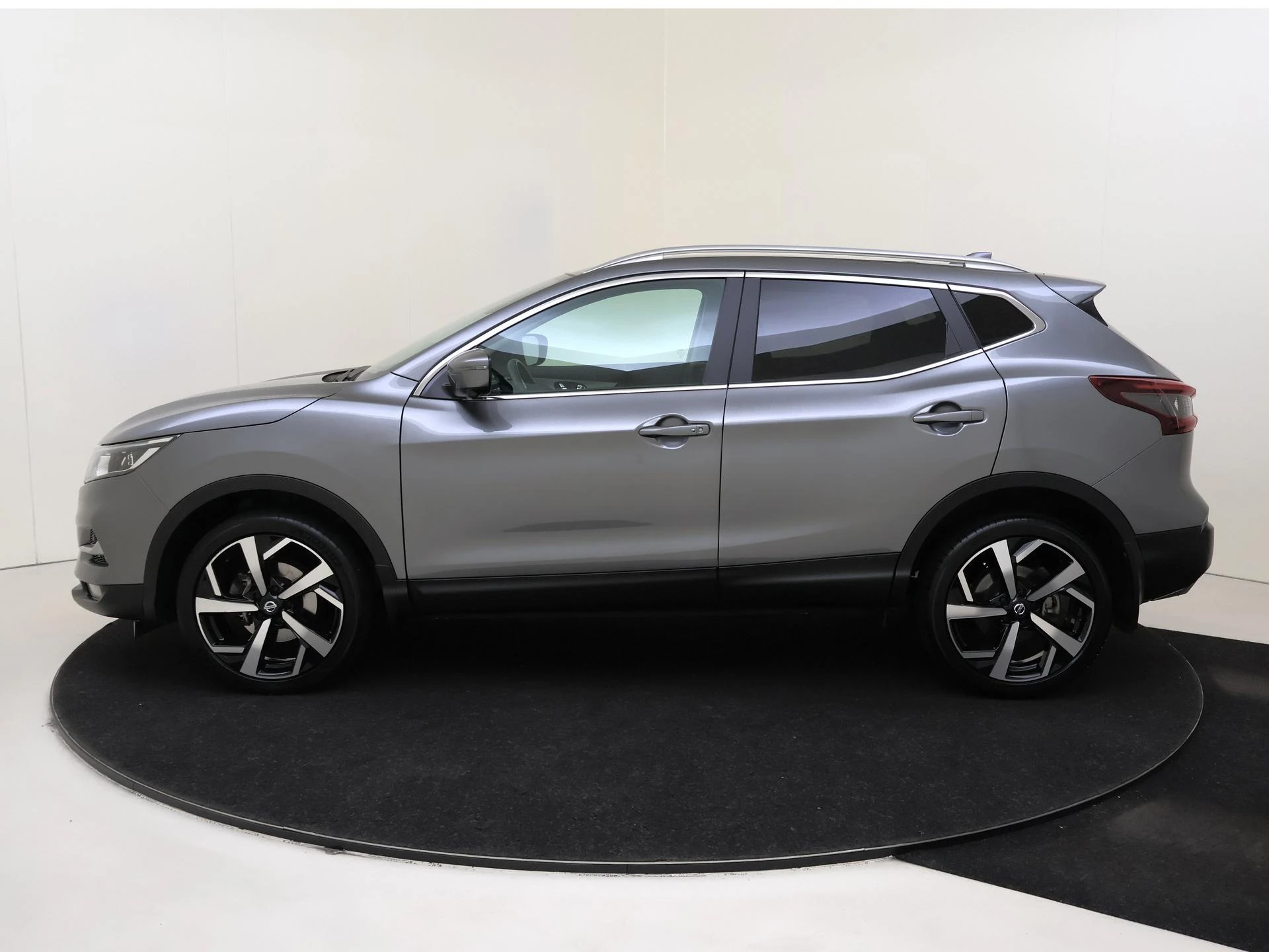Nissan-QASHQAI-image-7