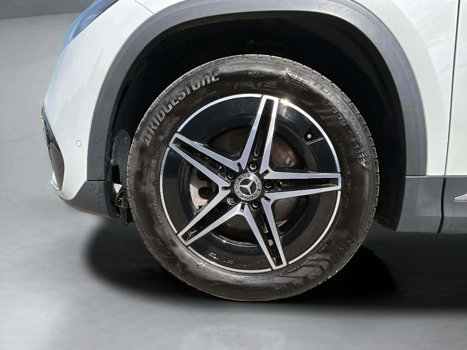 Mercedes-Benz-EQA-image-8