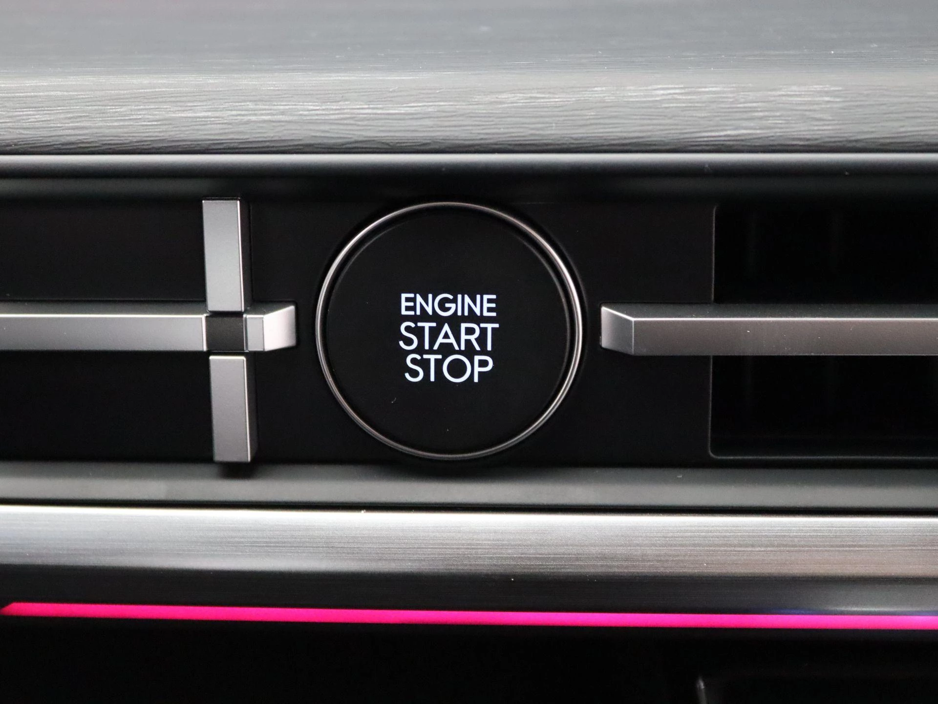 Hyundai-Santa Fe-image-23