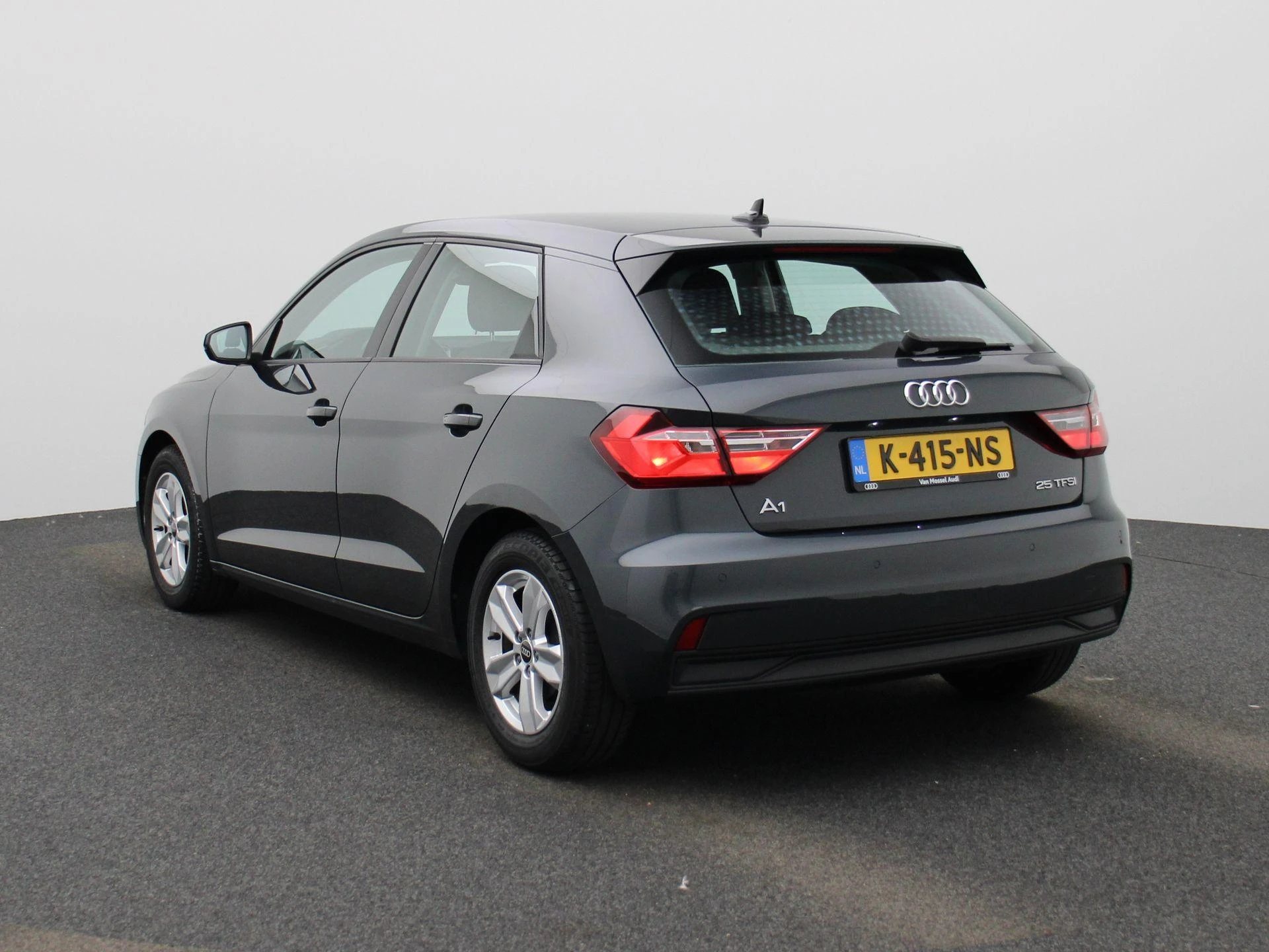 Audi-A1 Sportback-image-1