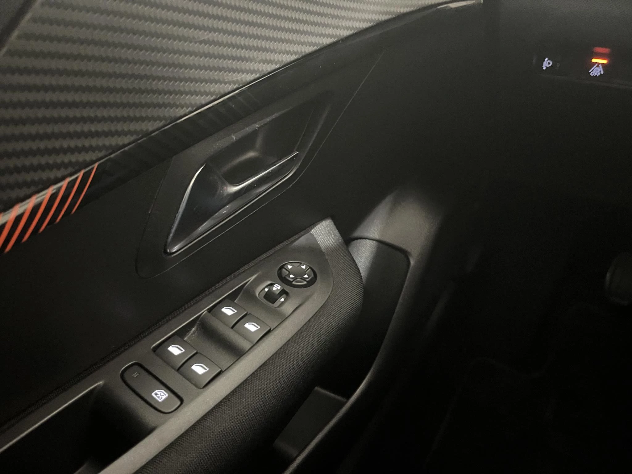 Peugeot-208-image-13