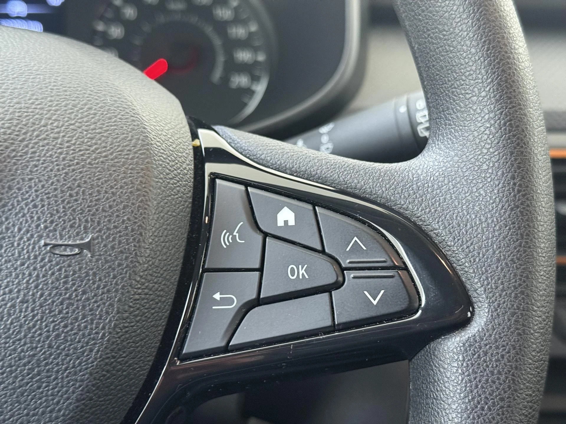 Dacia-Sandero Stepway-image-12