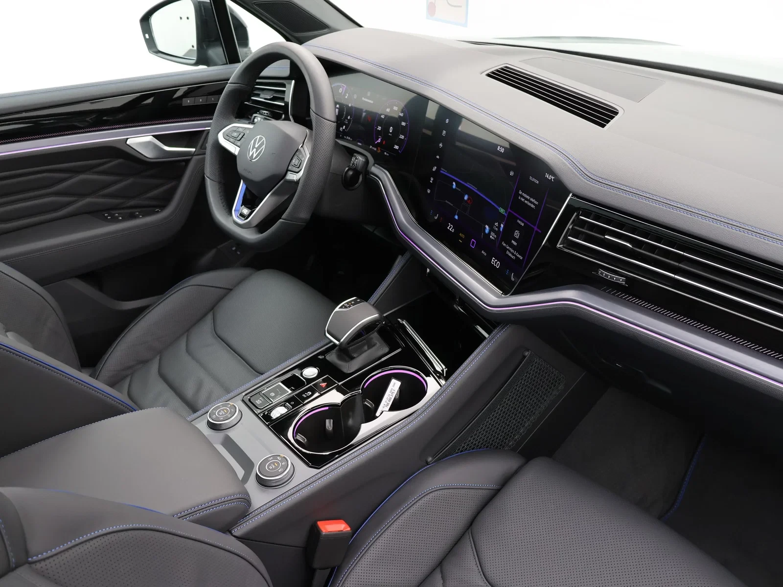 Volkswagen-Touareg-image-2