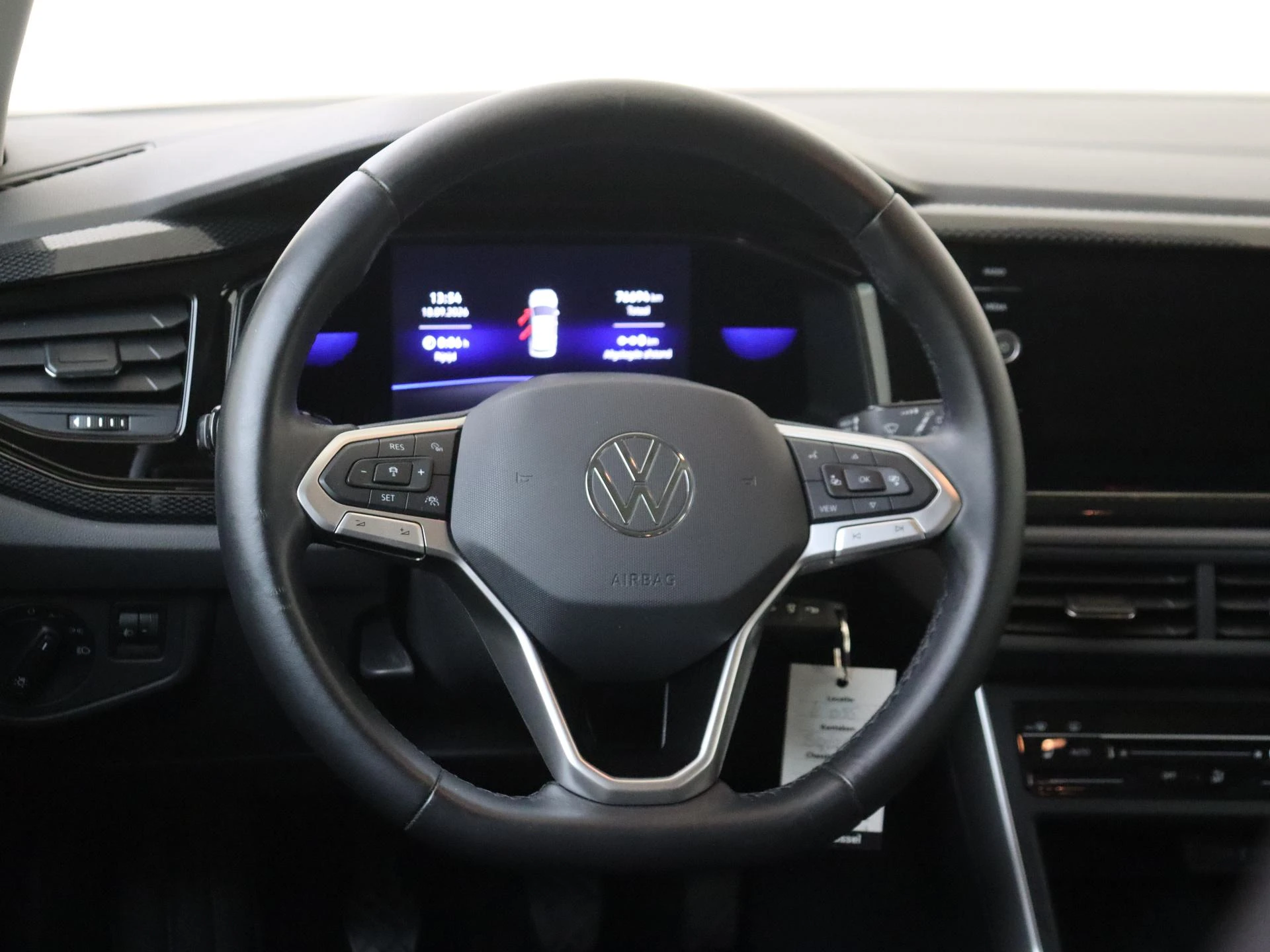 Volkswagen-Polo-image-9