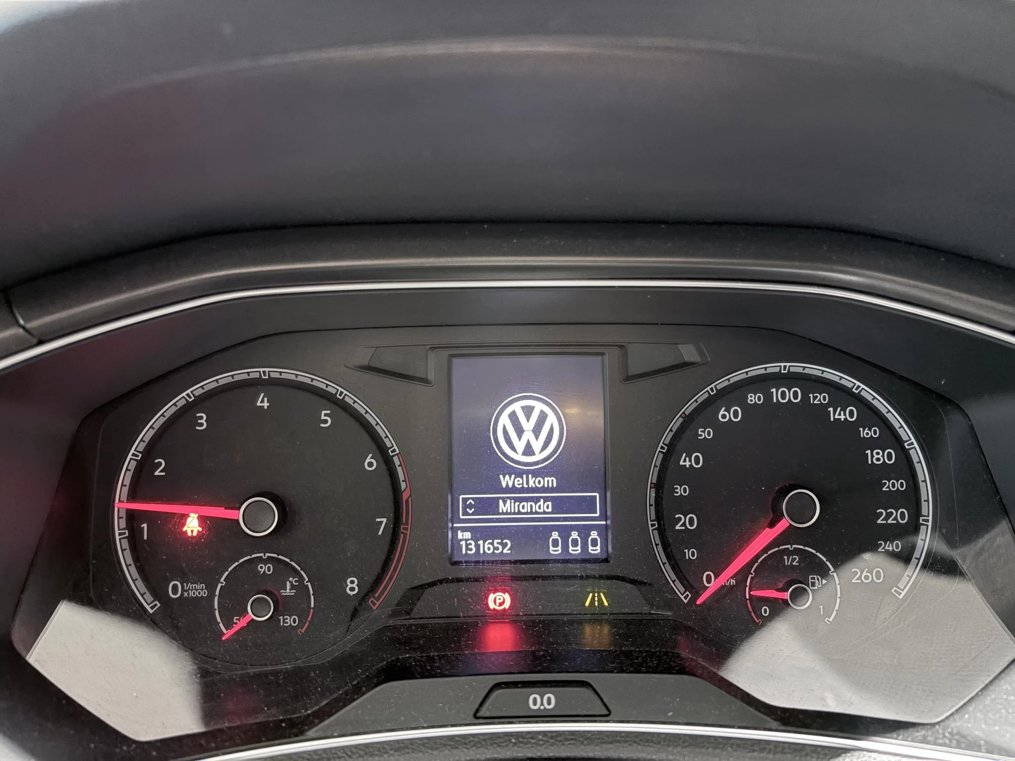 Volkswagen-T-Roc-image-12
