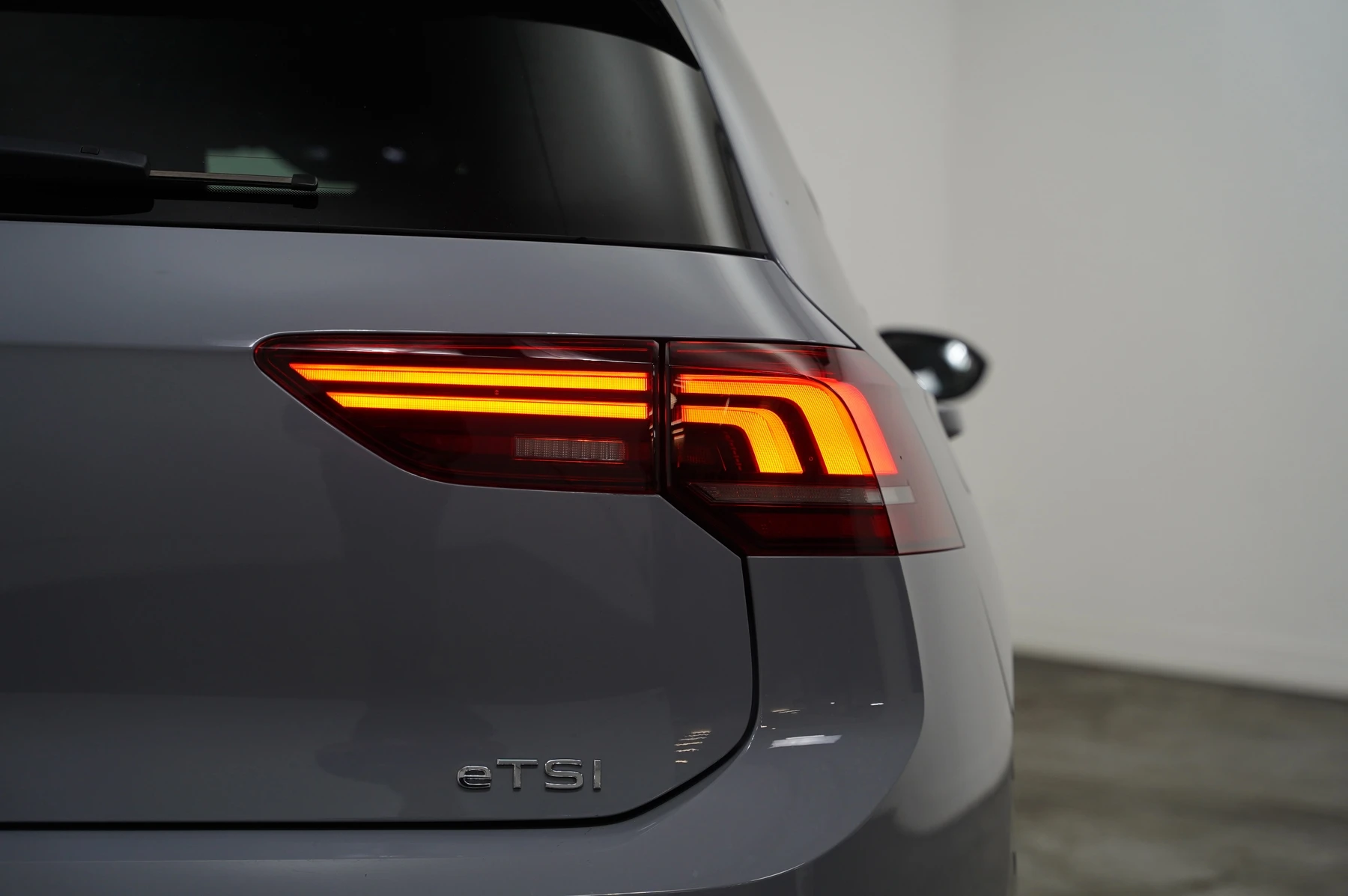 Volkswagen-Golf-image-29