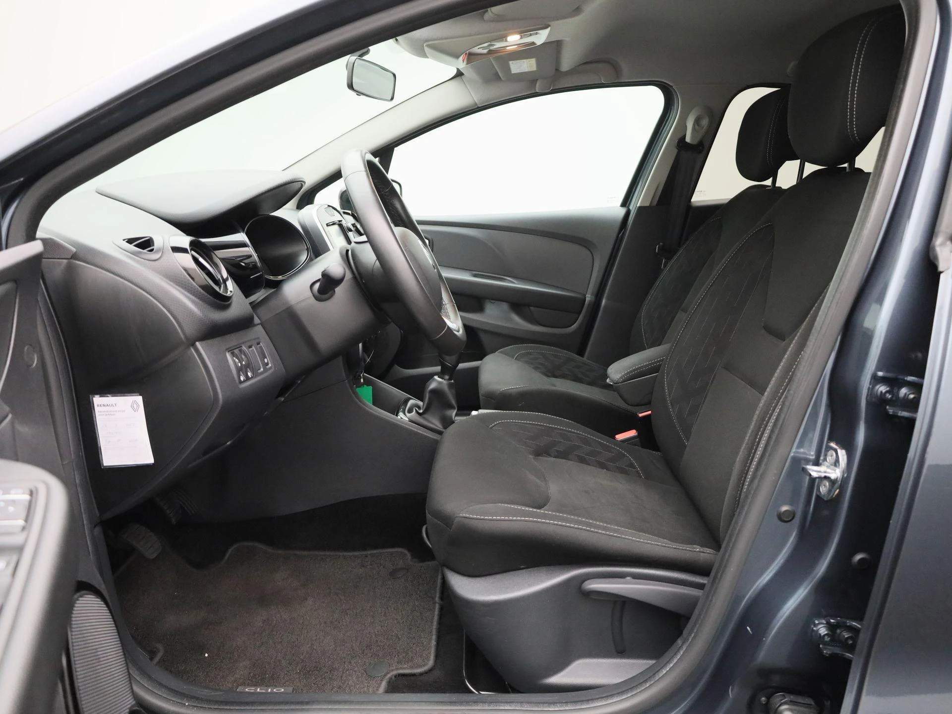 Renault-Clio-image-10