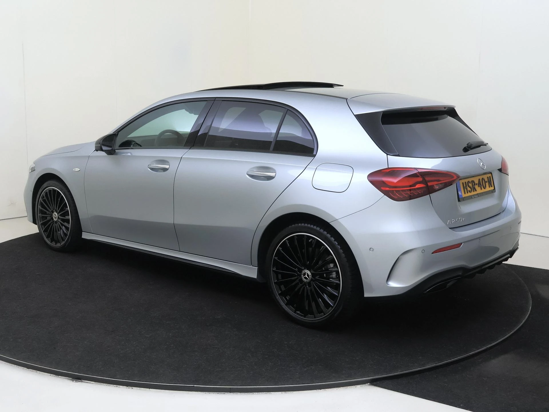 Mercedes-Benz A-Klasse 250 e Business Solution AMG