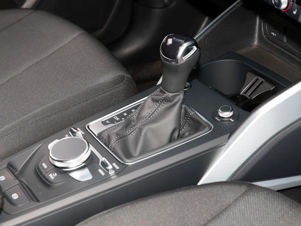 Audi Q2 40 TFSI quattro S line Kamera GRA PDC+