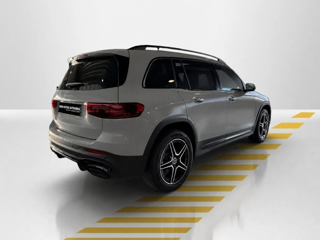 Mercedes-Benz-GLB 200-image-14