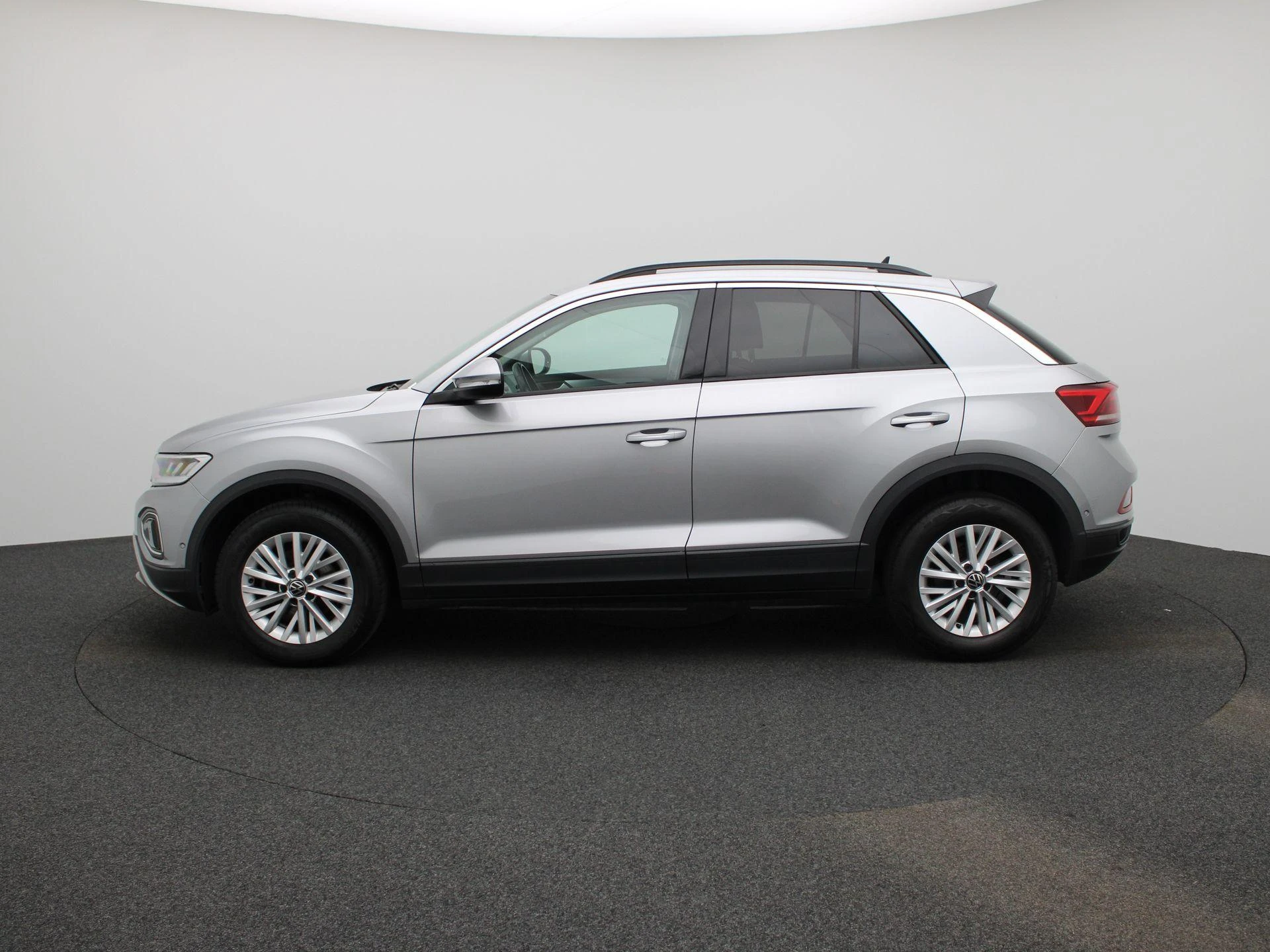 Volkswagen-T-Roc-image-3