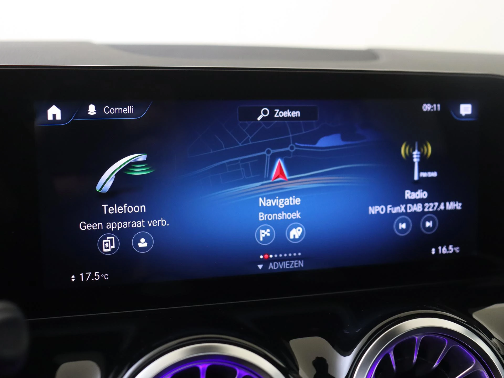 Mercedes-Benz-EQA-image-15
