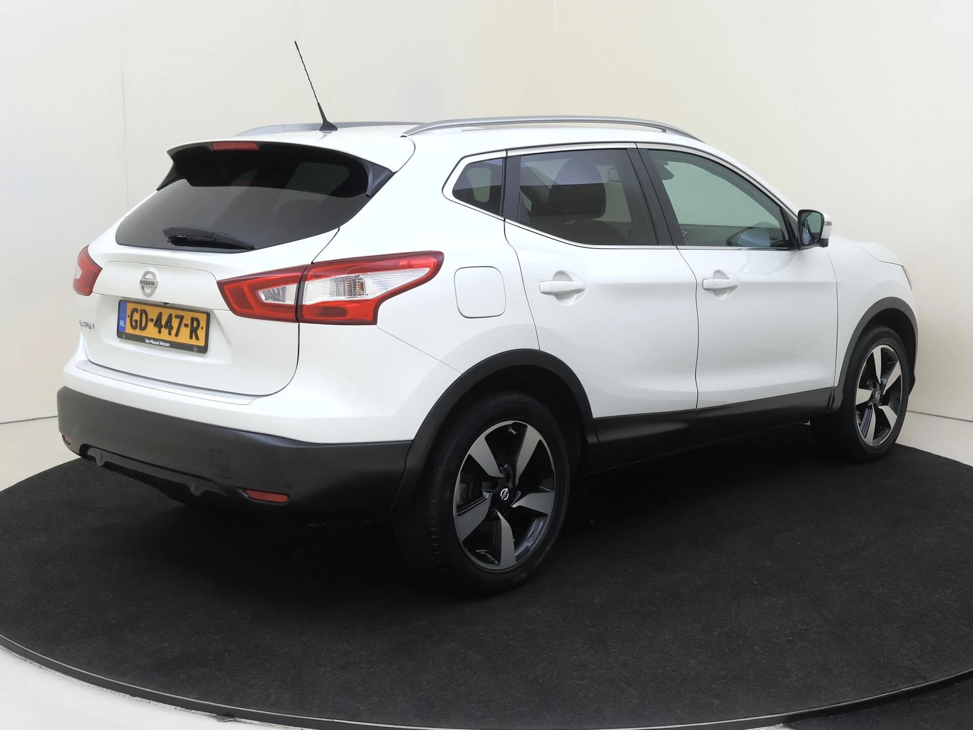 Nissan-QASHQAI-image-3