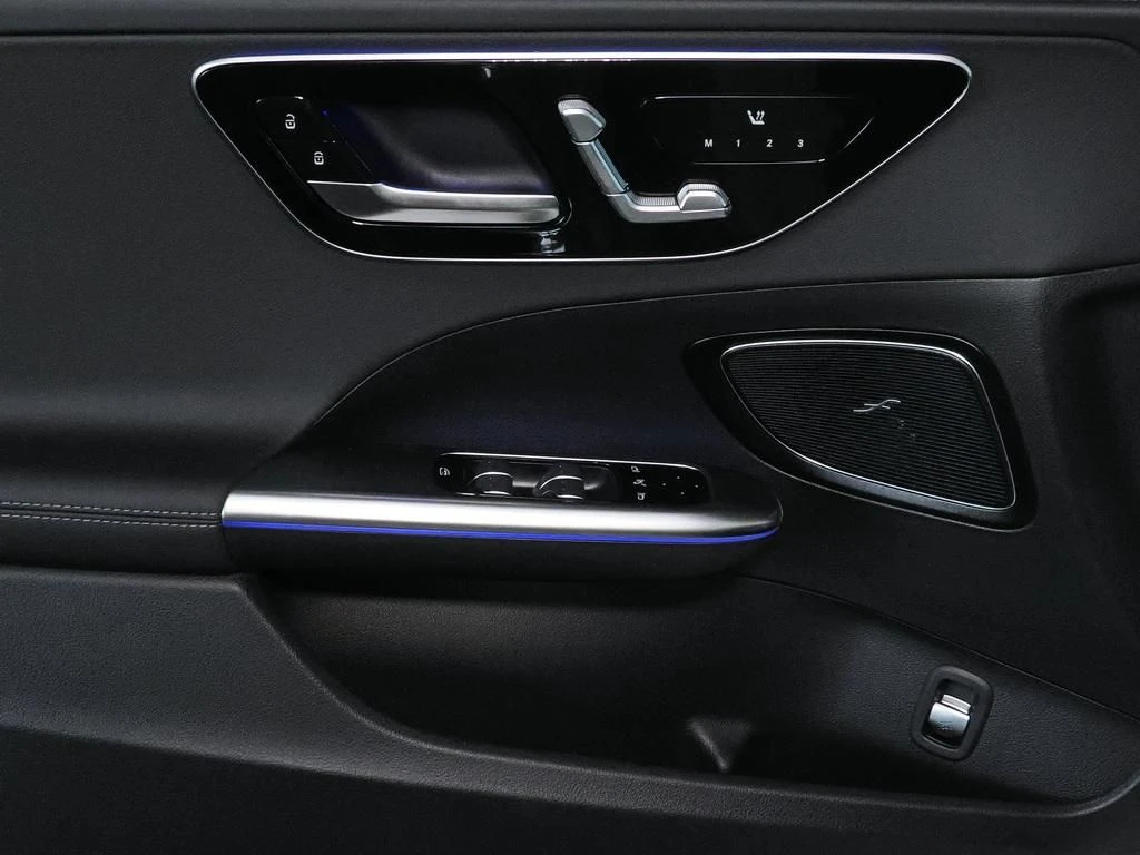 Mercedes-Benz-C-Klasse 180-image-11