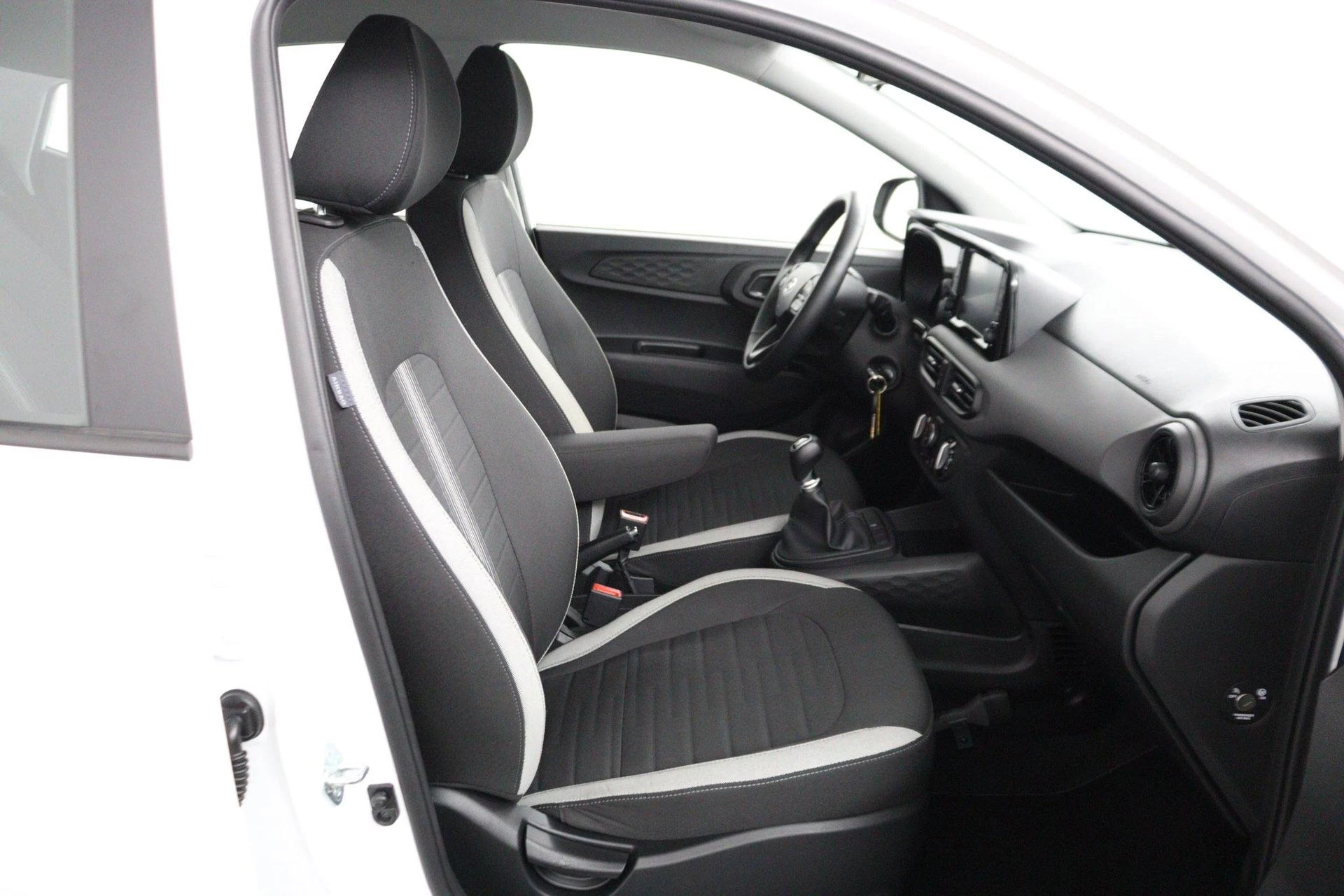 Hyundai-i10-image-16