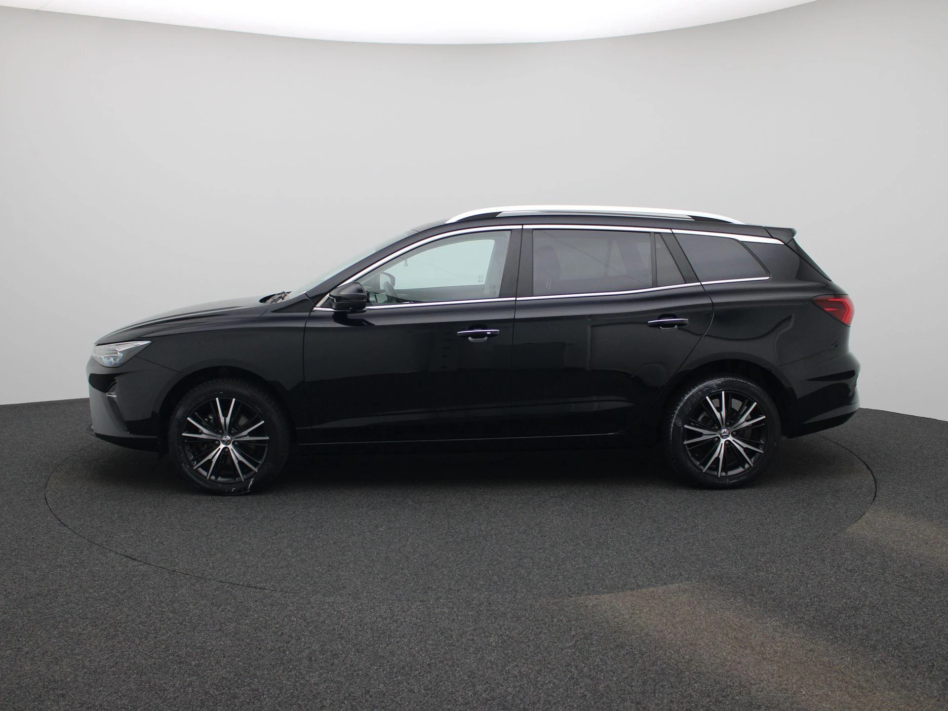 MG MG5 Electric Luxury Long Range 61 kWh
