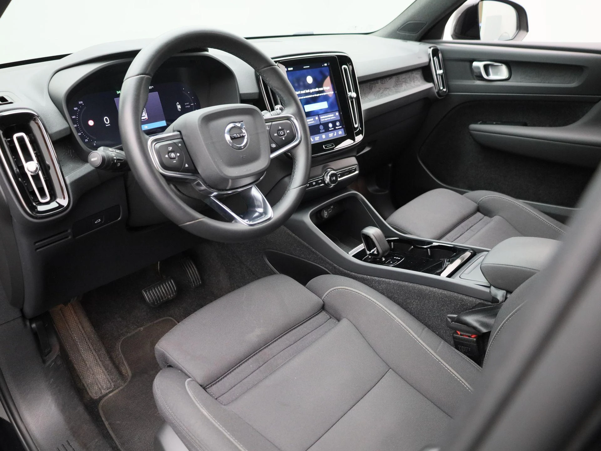 Volvo-XC40-image-15