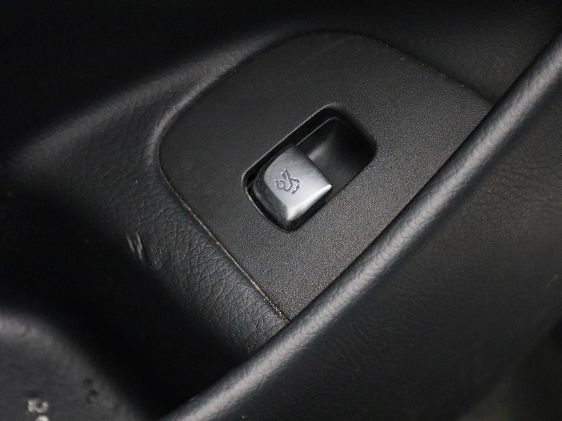 Mercedes-Benz-Classe E-image-35