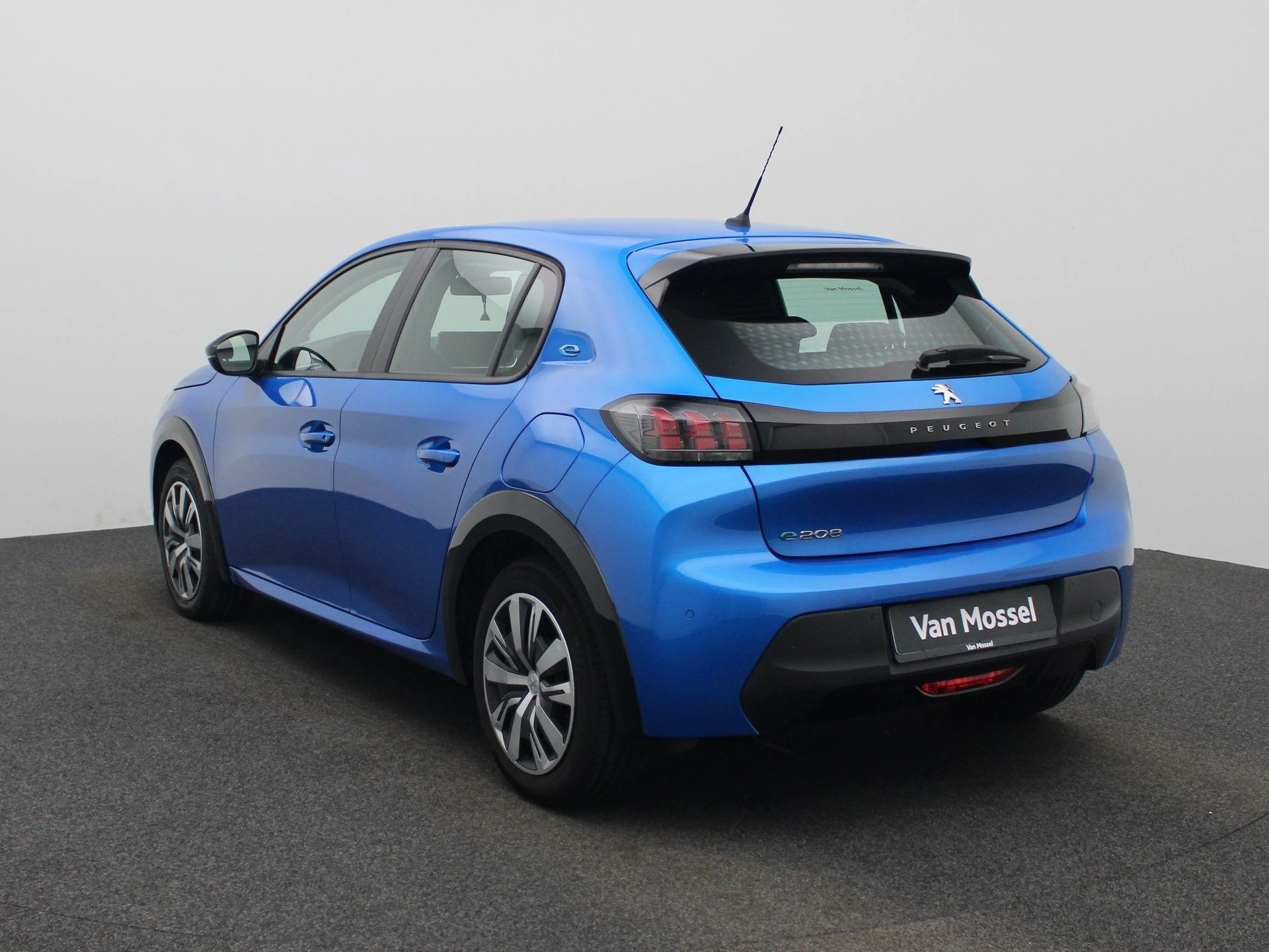 Peugeot-e-208-image-1