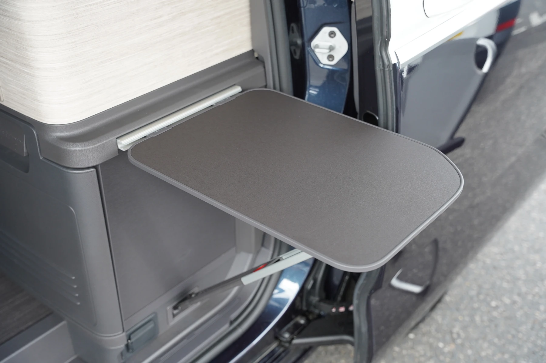 Volkswagen-California-image-28