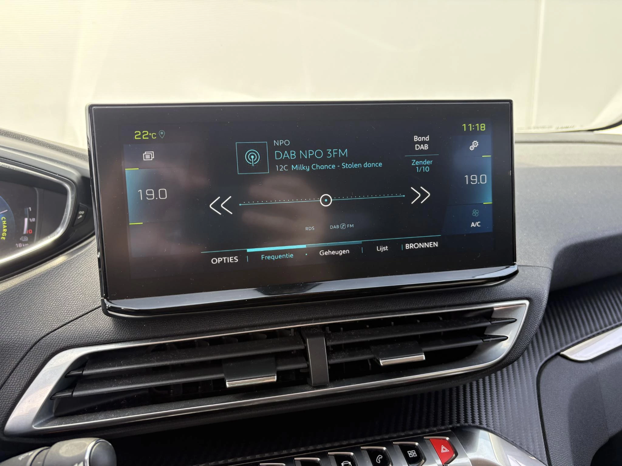 Peugeot-3008-image-19