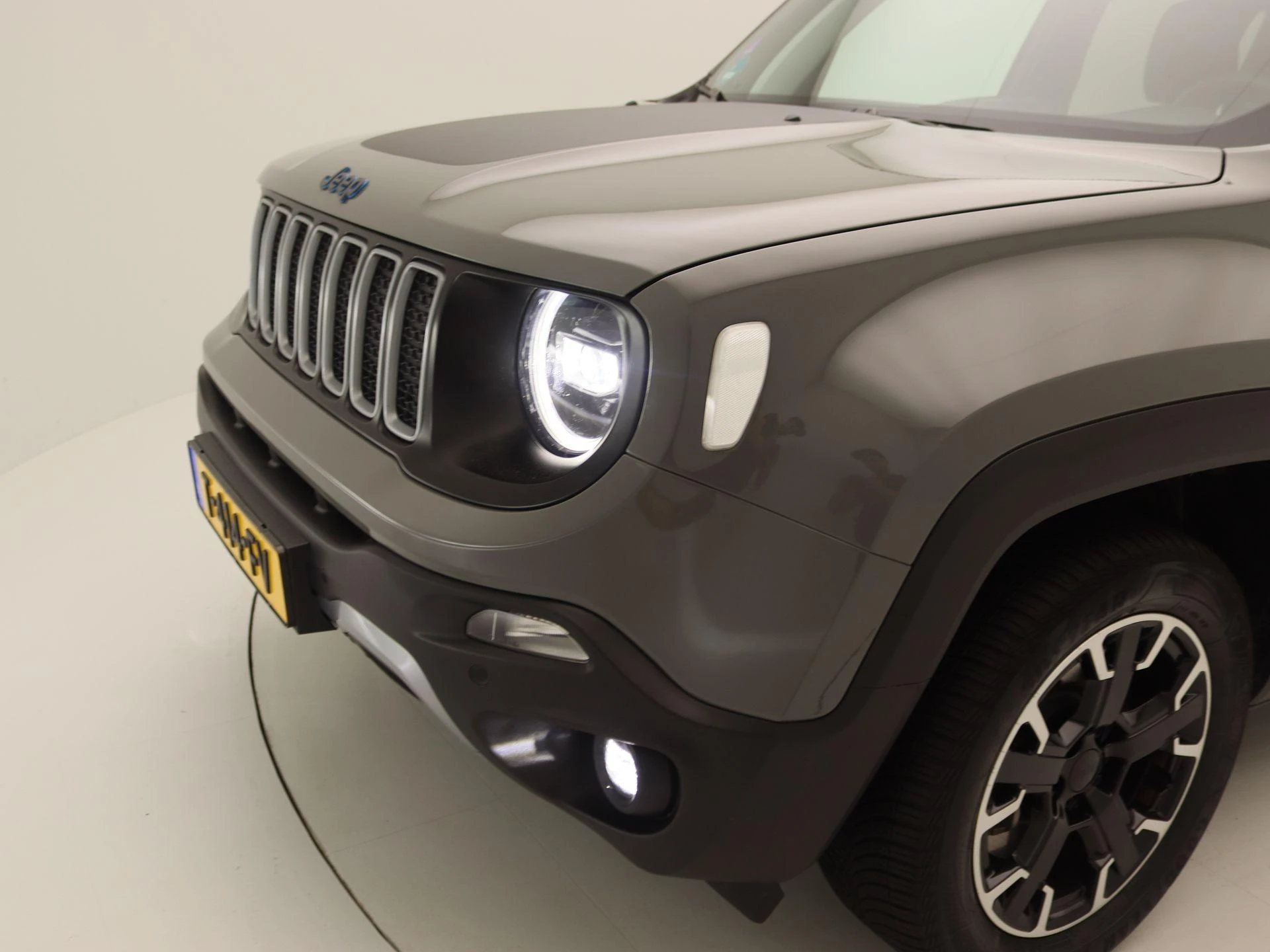 Jeep-Renegade-image-14