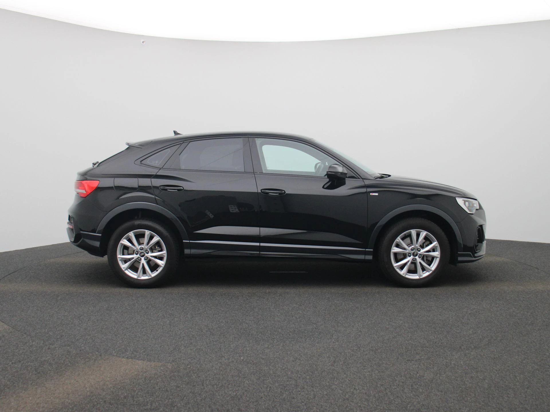Audi-Q3-image-5