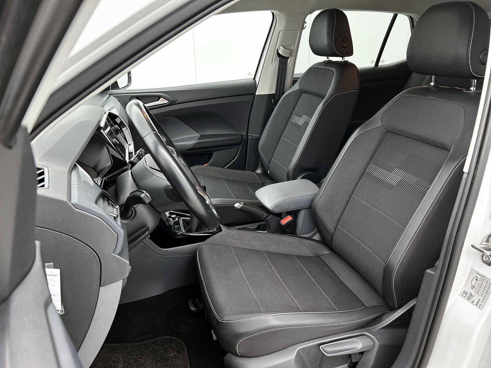 Volkswagen-T-Cross-image-33