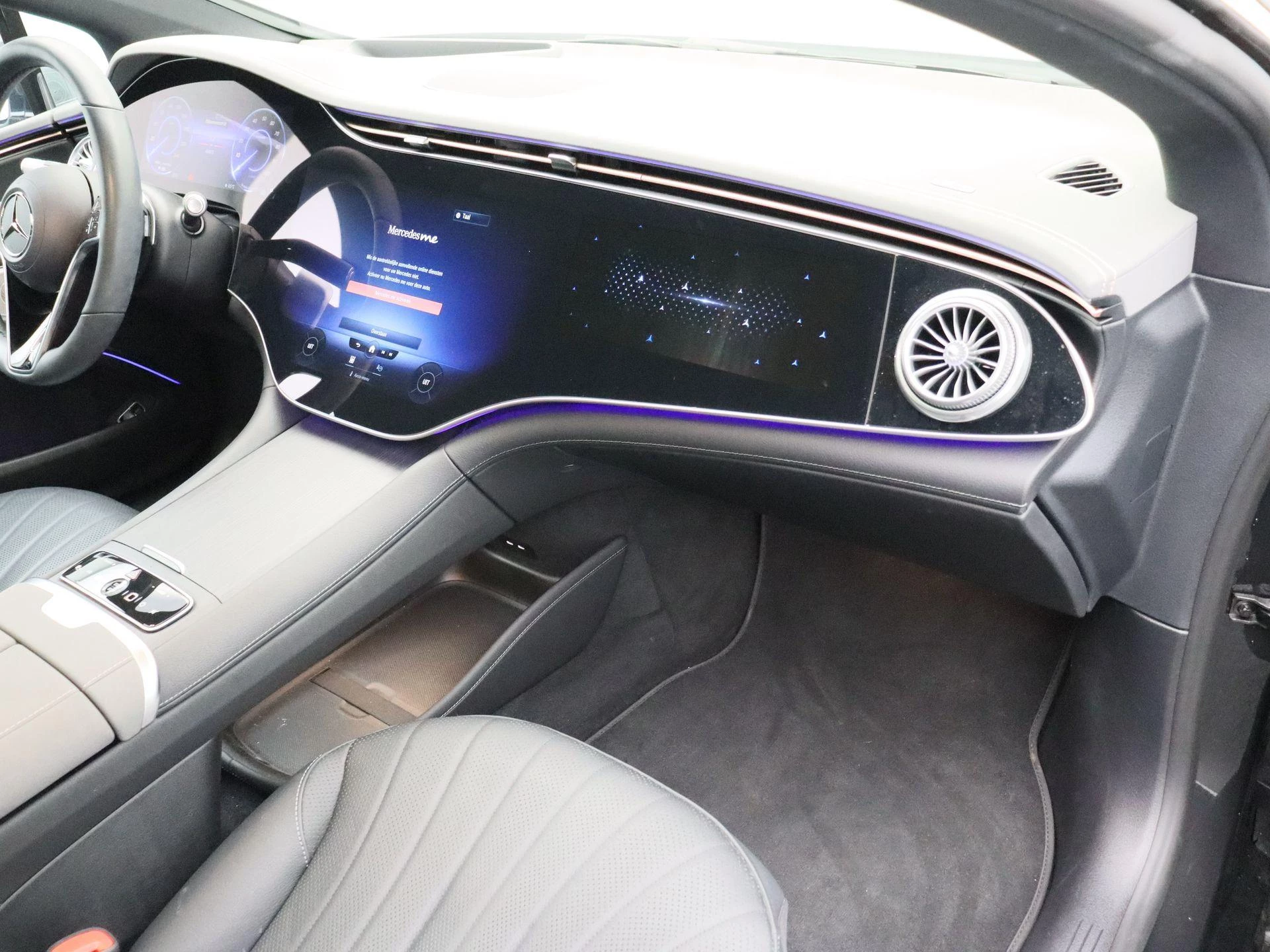 Mercedes-Benz-EQS-image-14