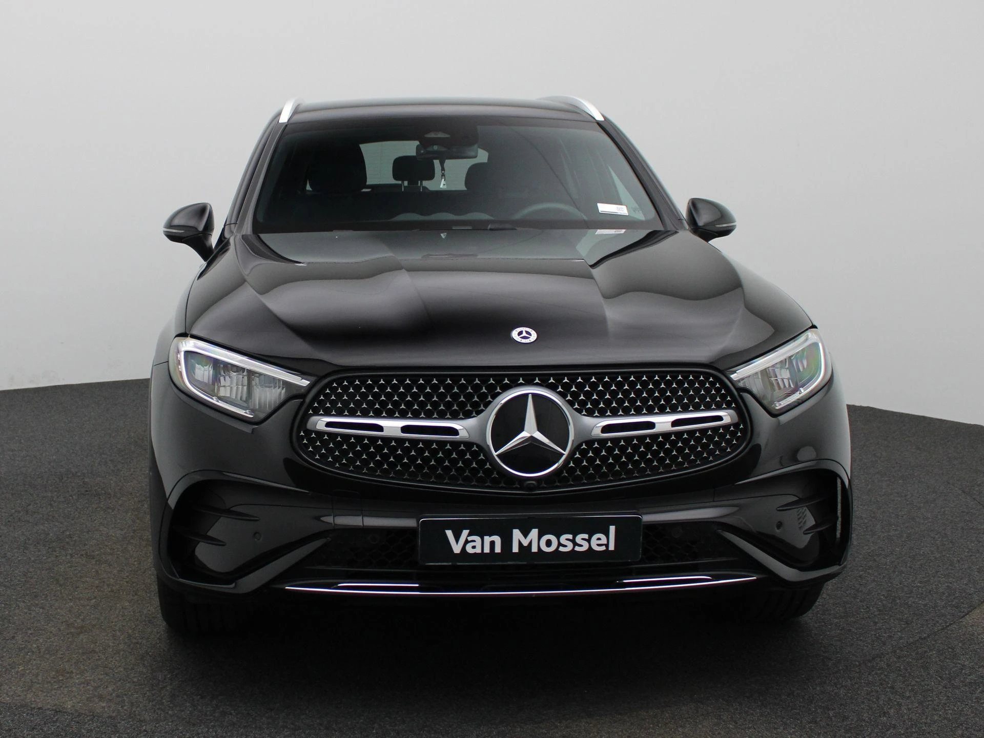 Mercedes-Benz-GLC-image-2