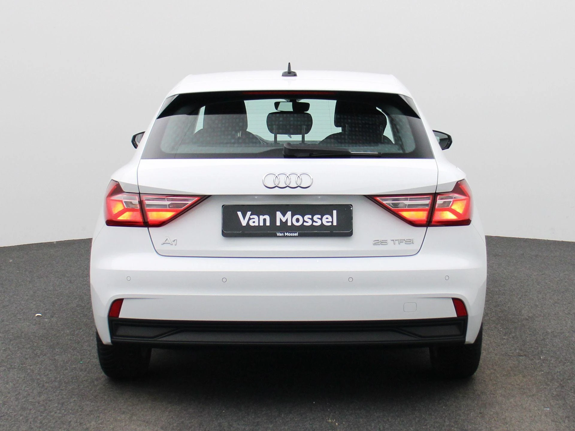 Audi-A1 Sportback-image-4