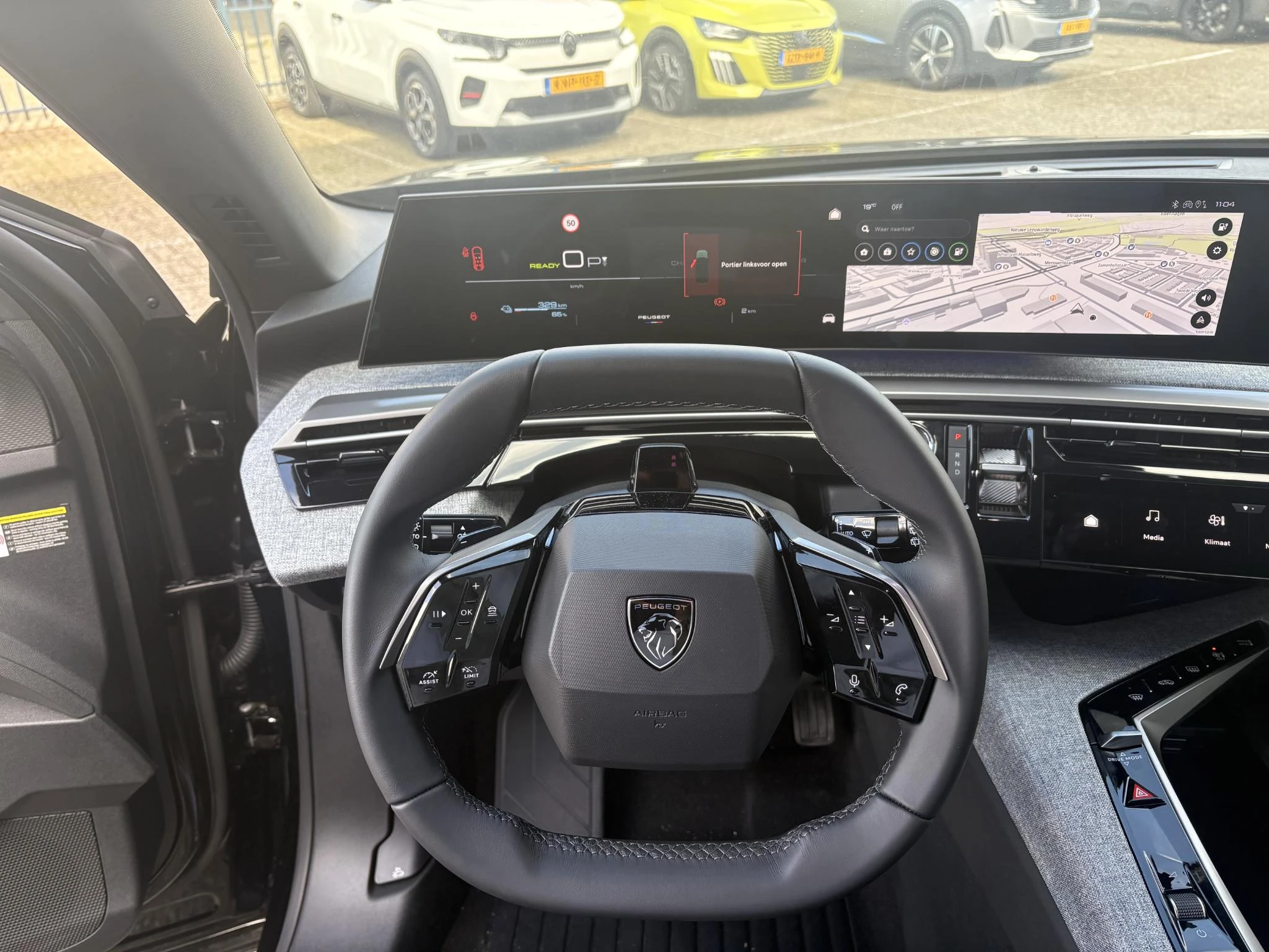 Peugeot-e-5008-image-11