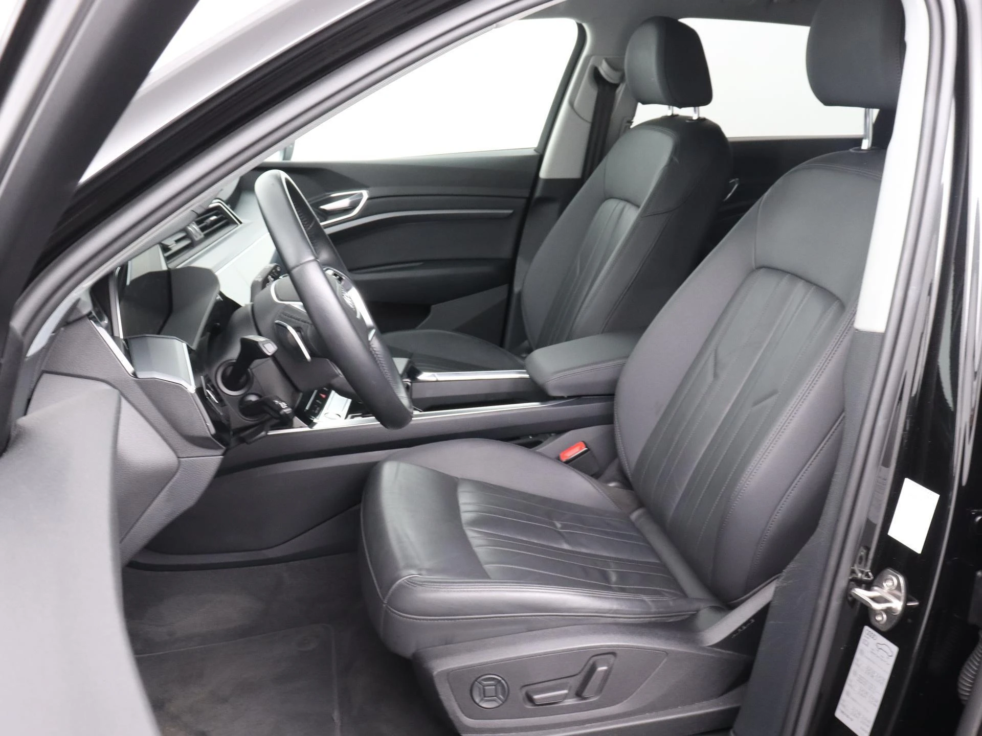 Audi-e-tron-image-12
