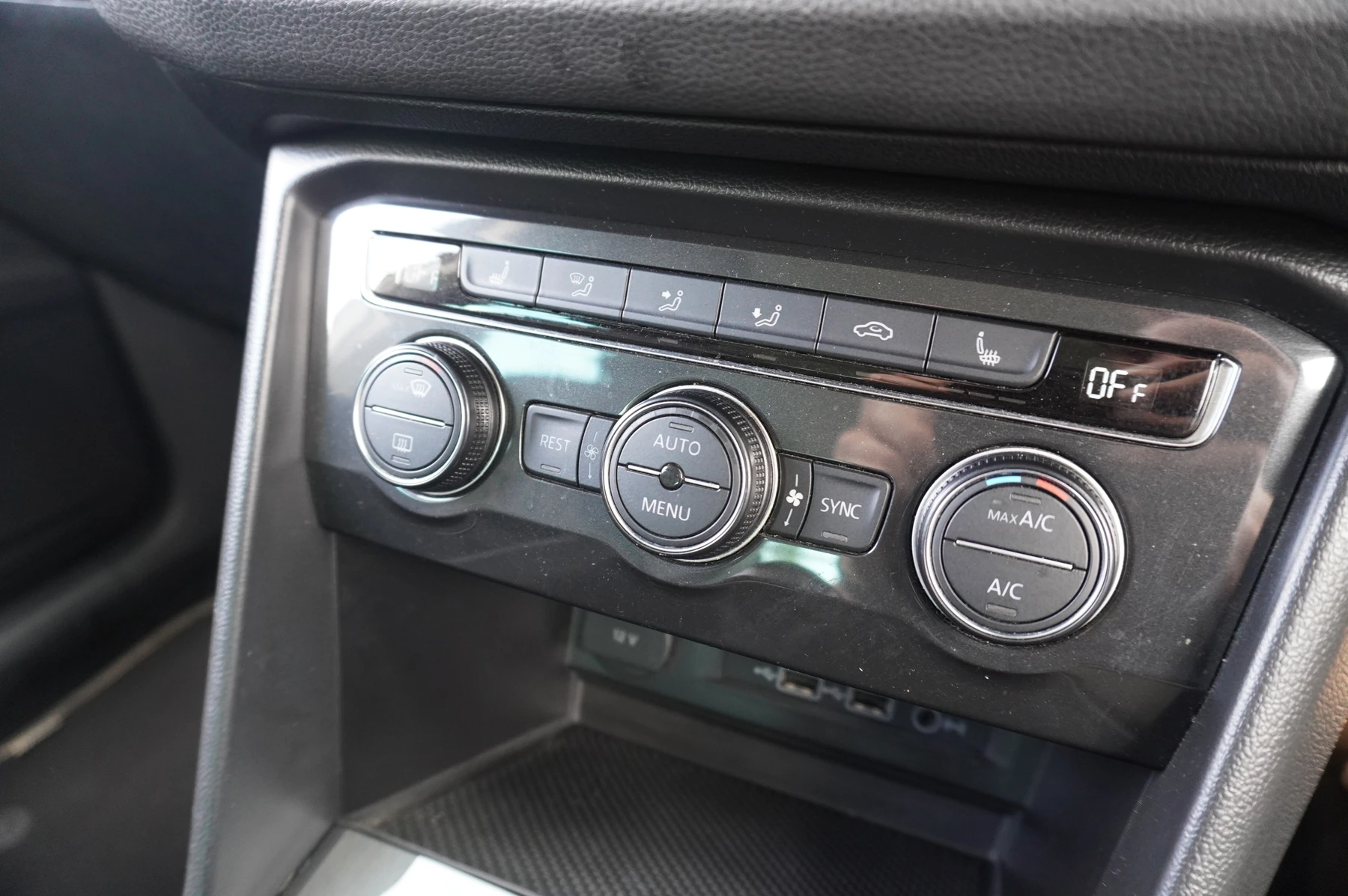 Volkswagen-Tiguan-image-24