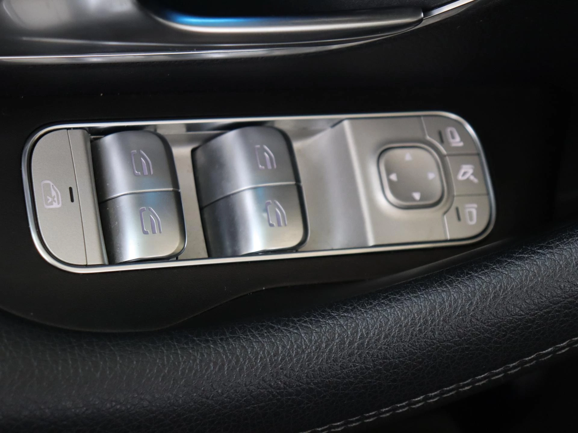 Mercedes-Benz-GLE-image-27