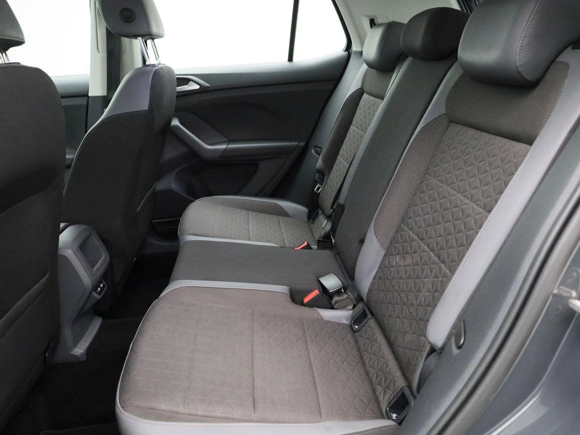 Volkswagen-T-Cross-image-10