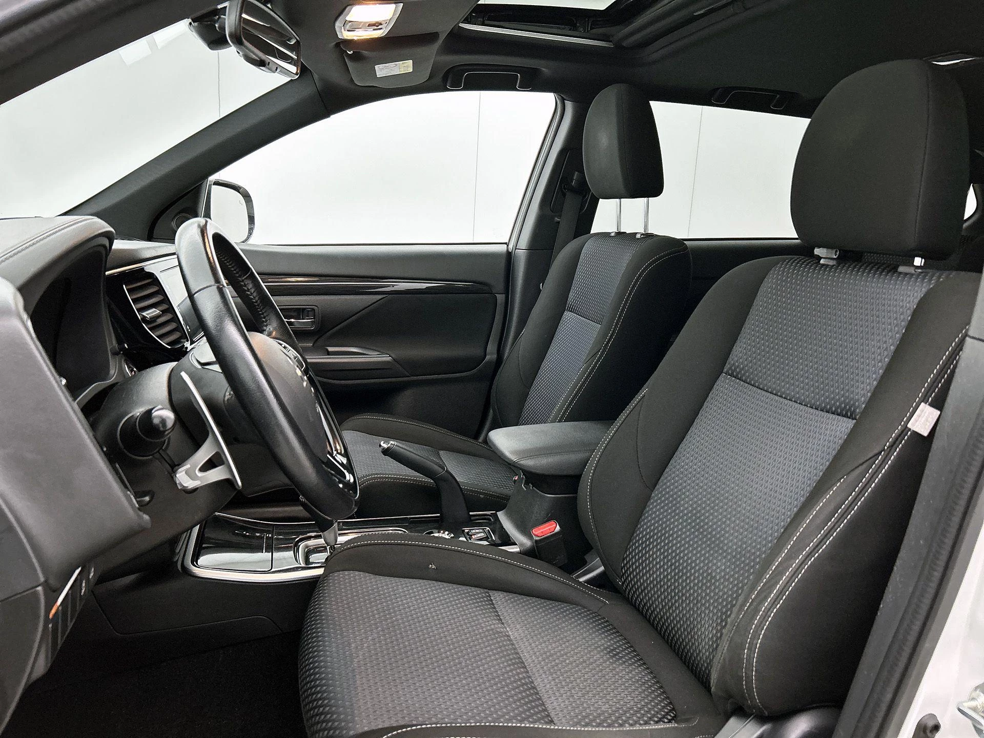 Mitsubishi-Outlander-image-34