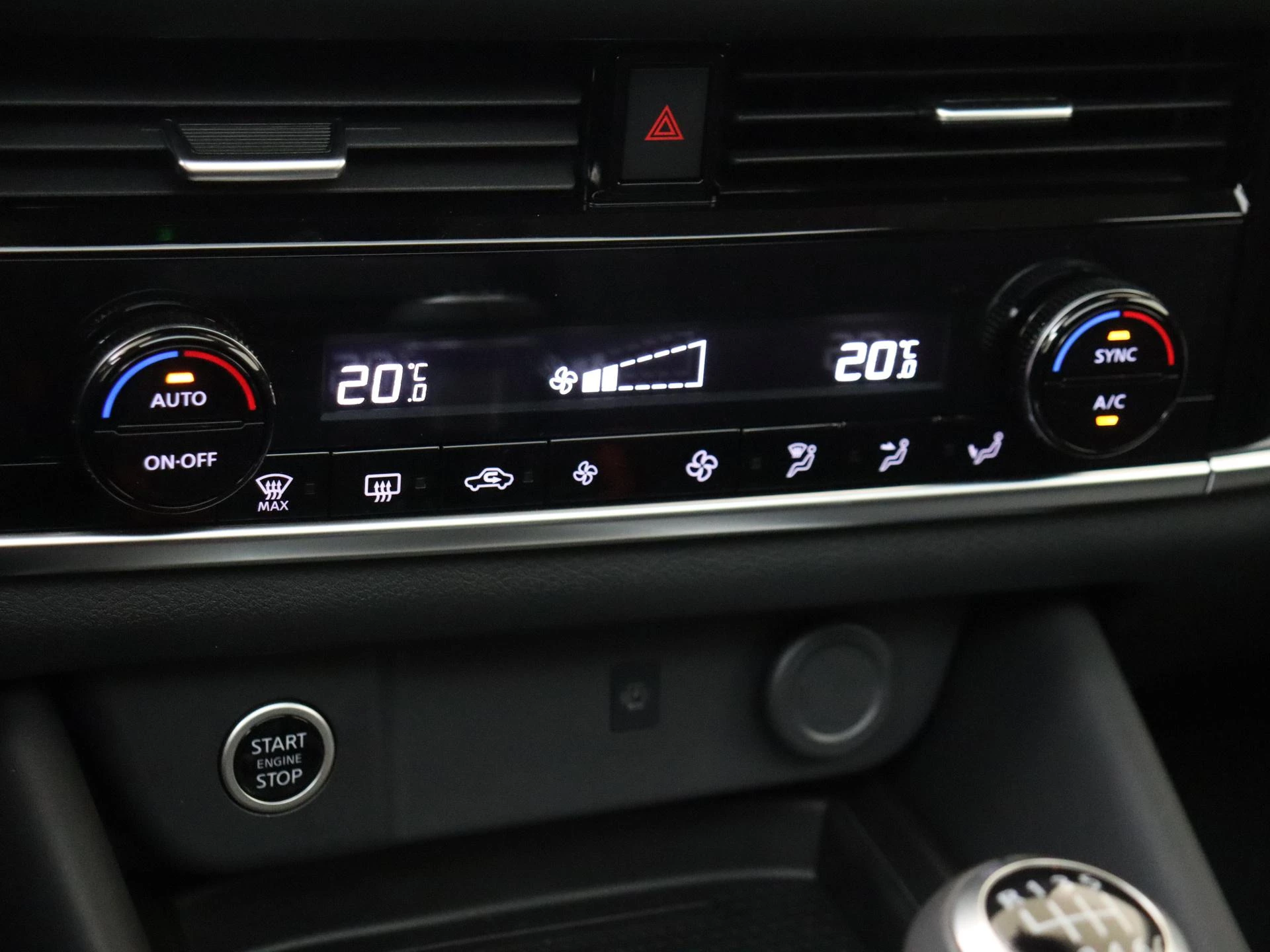 Nissan-QASHQAI-image-18