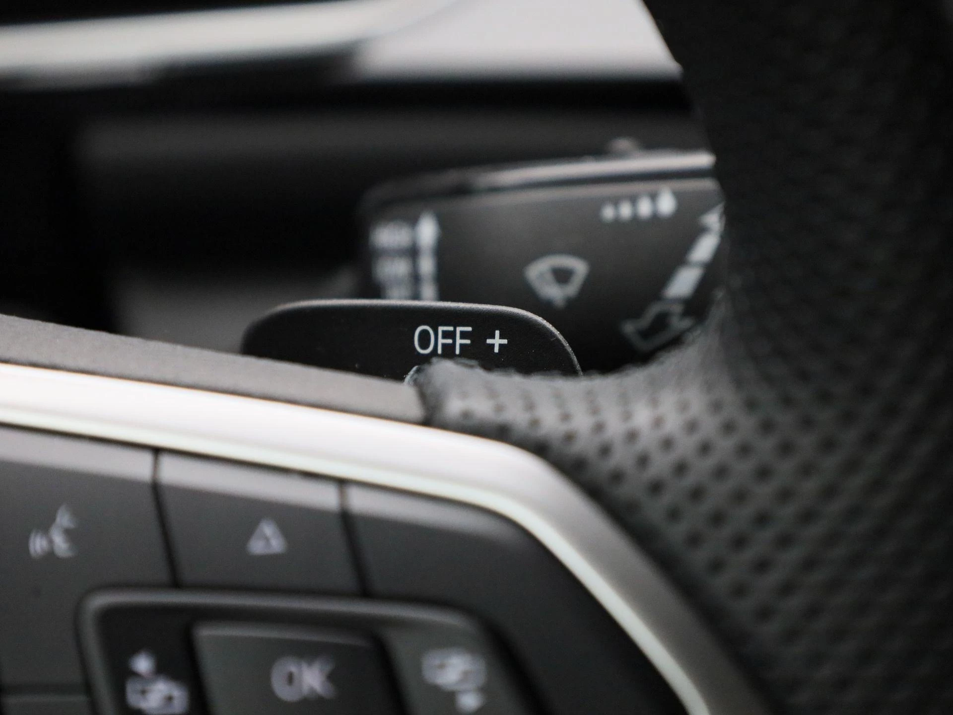 Volkswagen-T-Roc-image-25