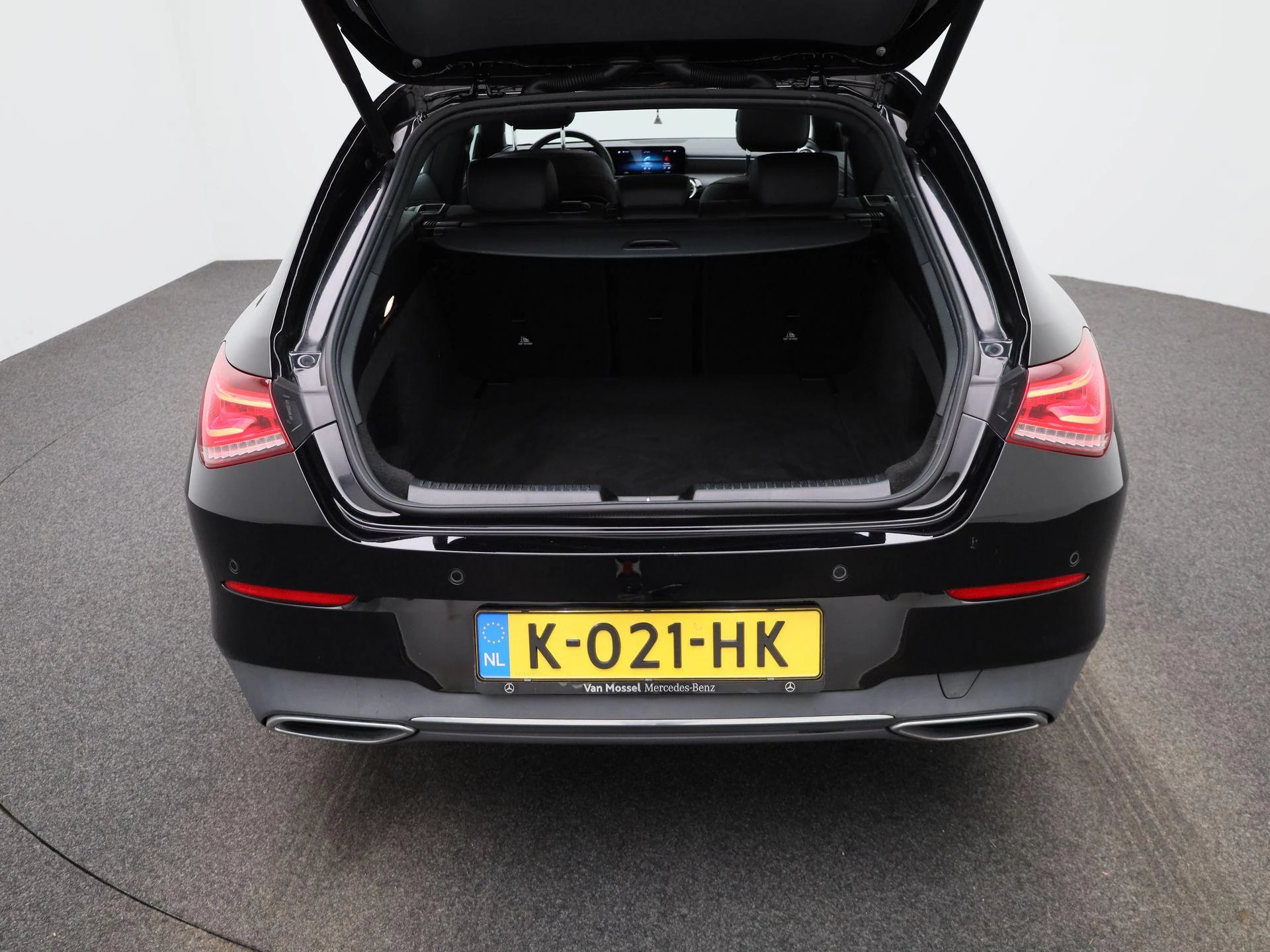 Mercedes-Benz-CLA-image-10