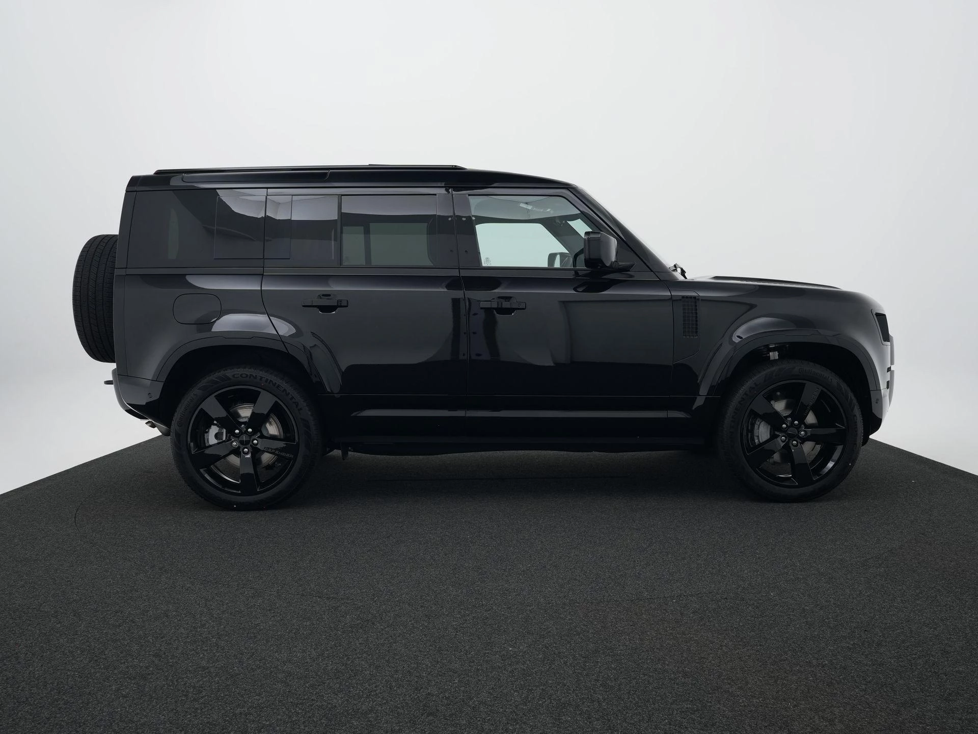 Land Rover-Defender-image-6