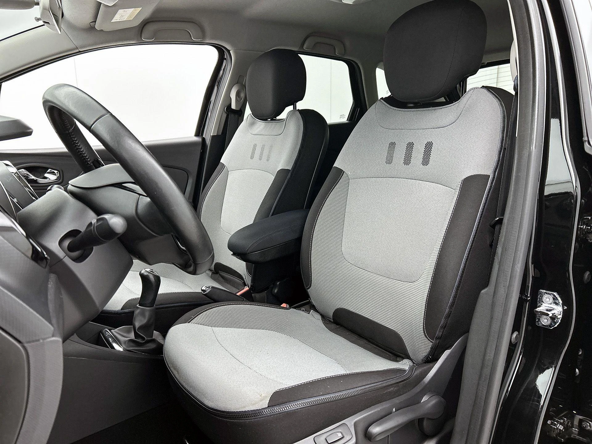 Renault-Captur-image-34