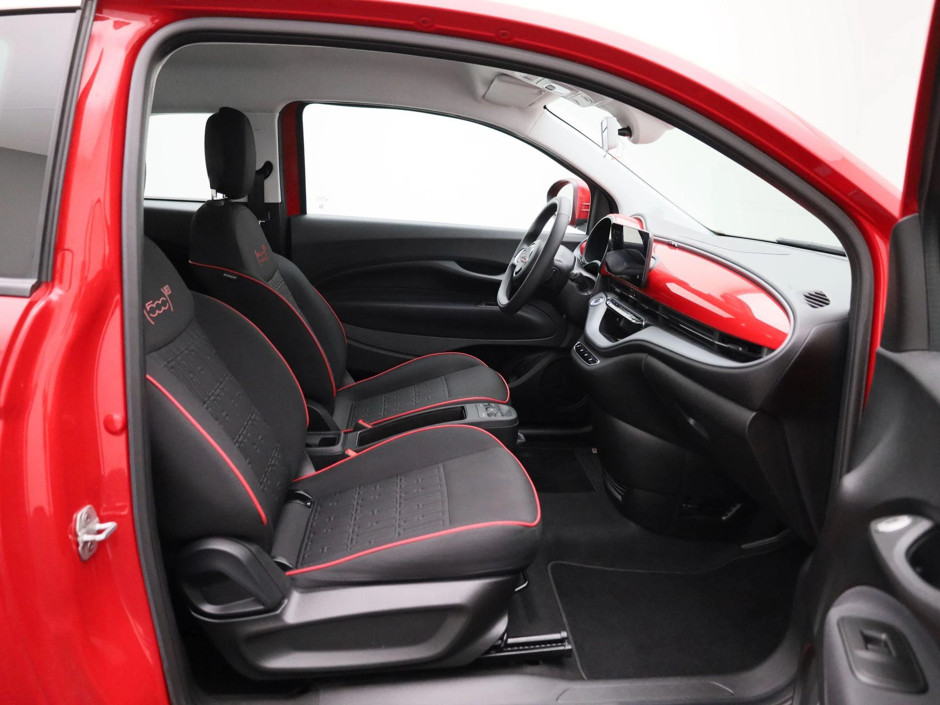 Fiat-500e-image-35