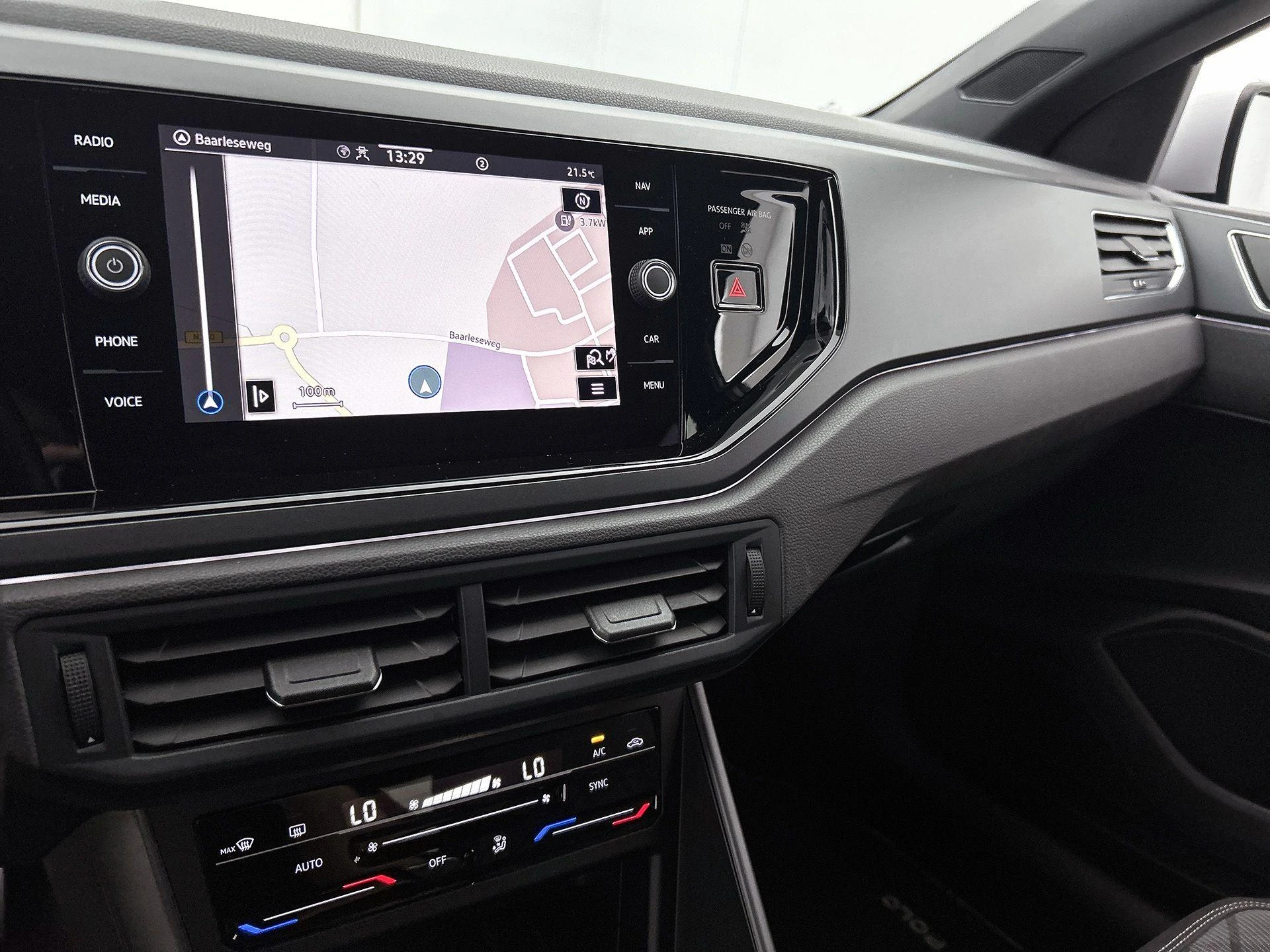 Volkswagen-Polo-image-6