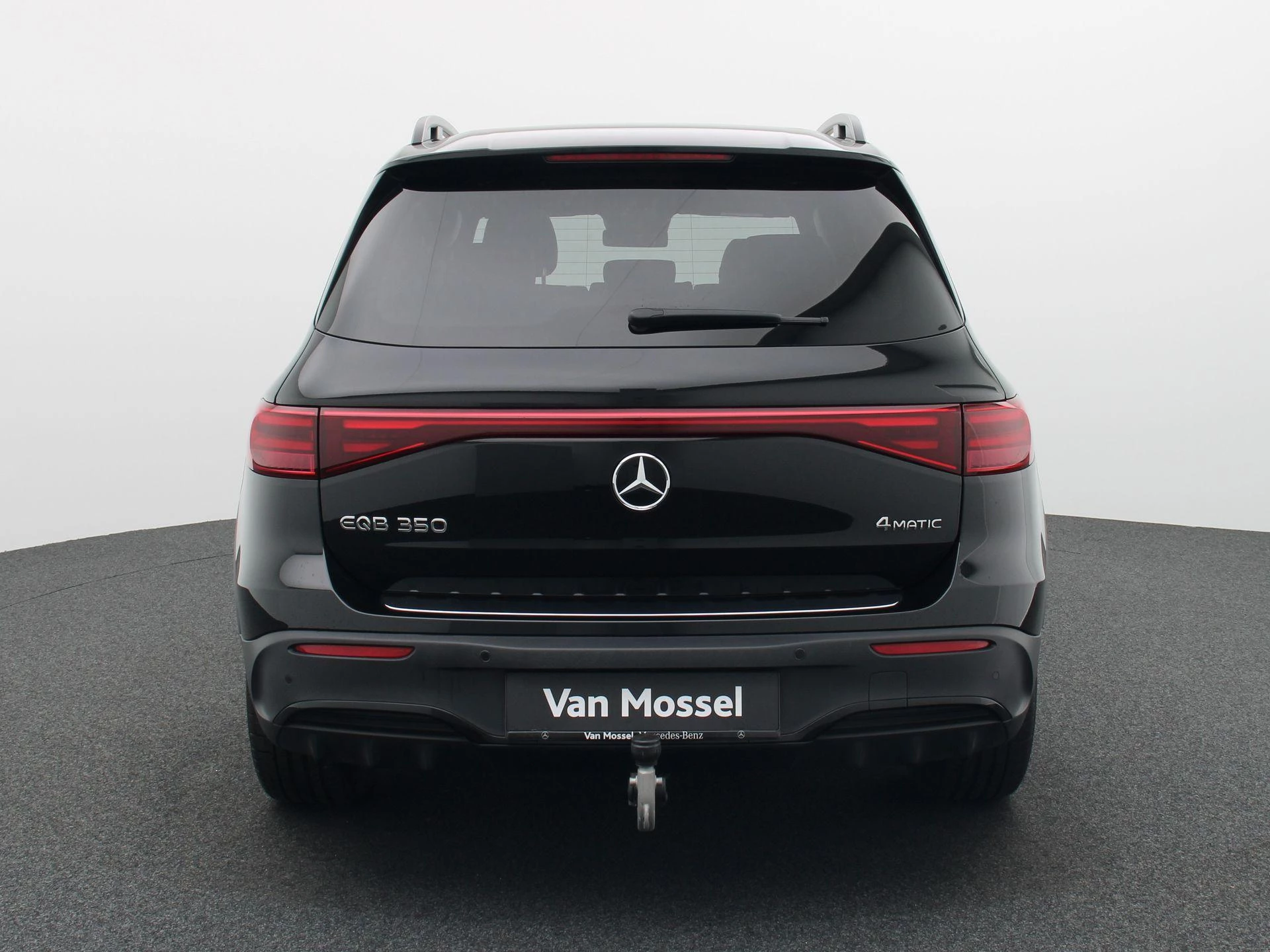 Mercedes-Benz EQB 350 4MATIC AMG Line + LEDER + PANO + BURMESTER + TREKHAAK + HEAD UP +