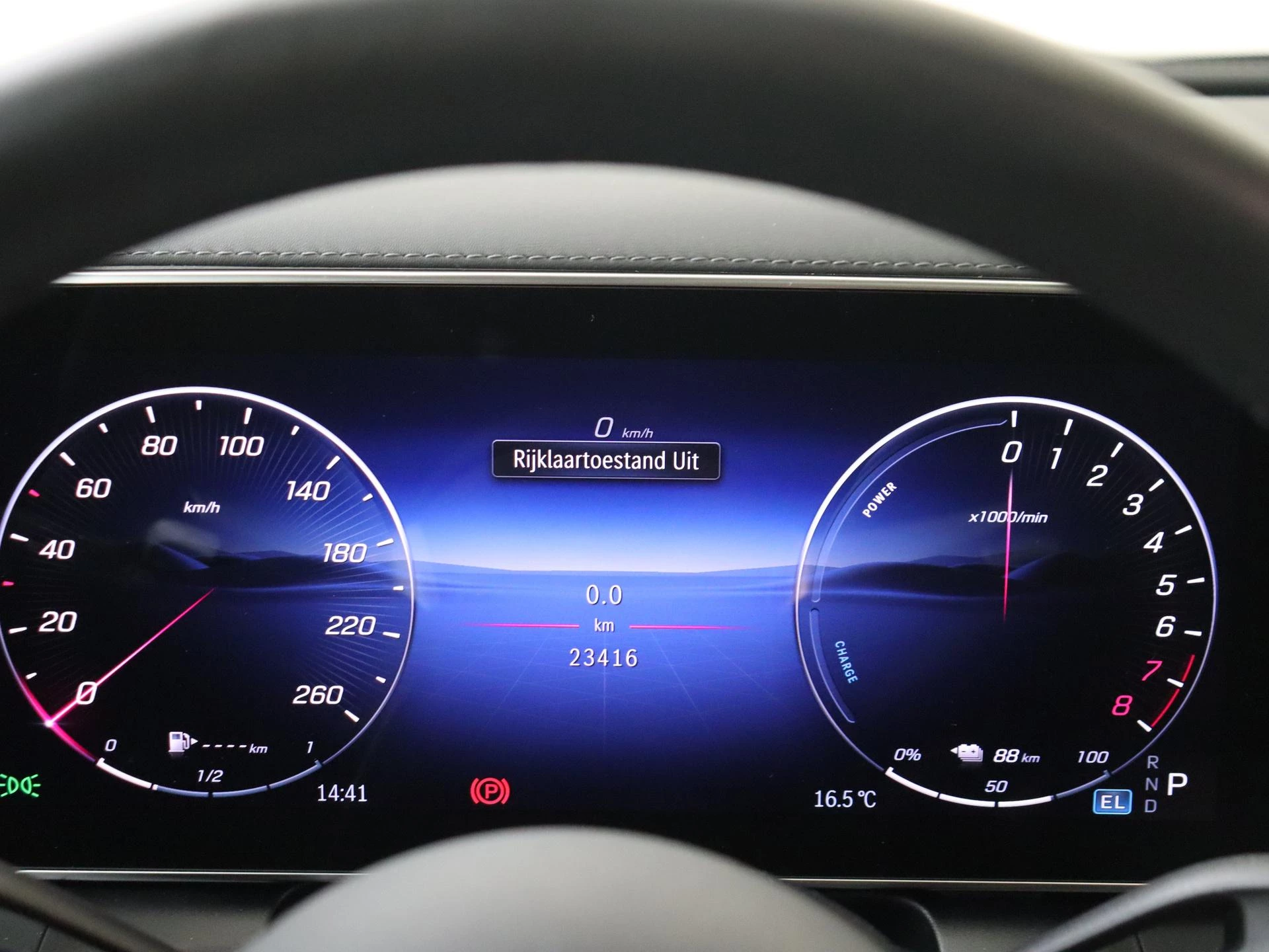 Mercedes-Benz-GLC-image-11